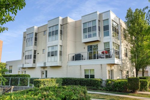 2174 Commerce St, Milwaukee, WI 53212-3426