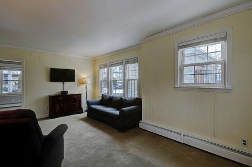 12 Lennon St, Providence RI 02908-1914 exterior