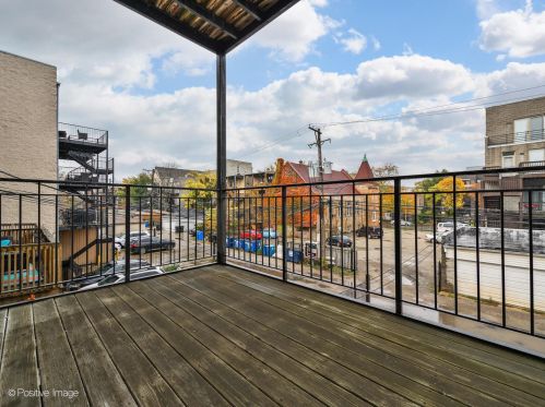 2120 Division St, Chicago IL 60622-3035 exterior