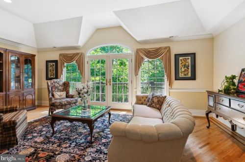 83 Pettit Pl, Princeton NJ 08540-7645 exterior