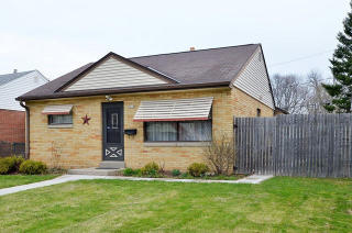 5658 27th St, Milwaukee, WI 53221-4108