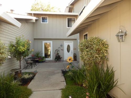 280 Donnas Ln, Hollister, CA 95023-6414