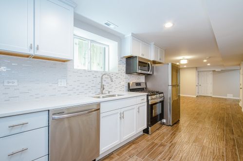 1516 69 Pl, Chicago IL 60637-4810 exterior