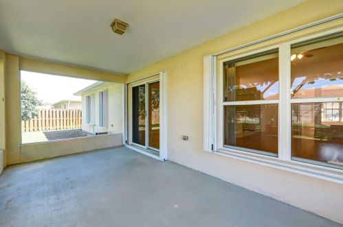 2098 Pruitt St, Fort Pierce FL 34953-5732 exterior