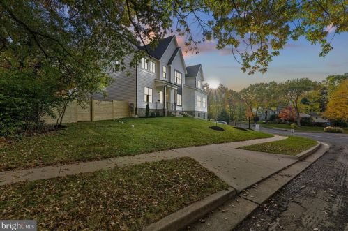 1327 Mayflower Dr, Mc Lean VA 22101-3405 exterior