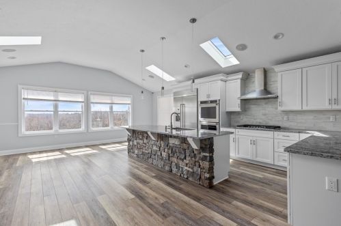 5547 Glass Rd, Pittsburgh PA  15205-9435 exterior