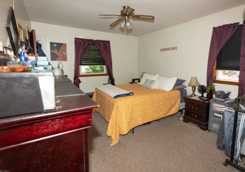 802 Rodgers Ct, Rahway NJ 07065-3616 exterior