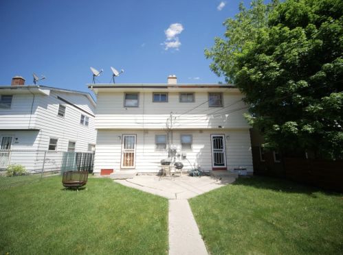 5851 76th St, Milwaukee, WI 53218-1837