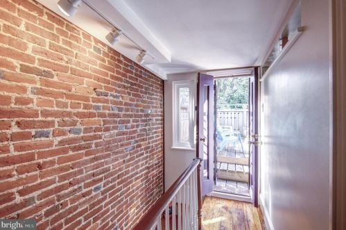 2004 Brandywine St, Philadelphia PA 19130-3204 exterior