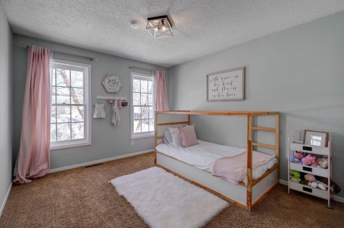 1104 Autumn Dr, Saint Paul MN 55125-8616 exterior