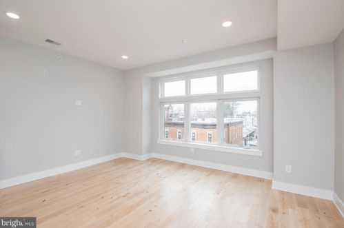 717 51st St, Philadelphia, PA 19143-1632