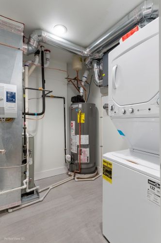 2945 Milwaukee Ave, Chicago IL 60618-7423 exterior