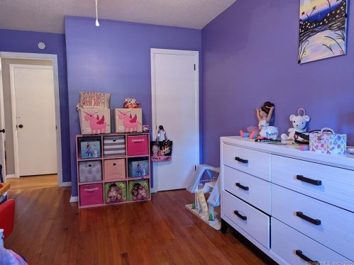 247 Hackmatack St, Manchester CT 06040-6512 exterior