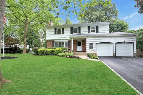 29 Lamarr Ave, Huntington Station, NY 11747-1244