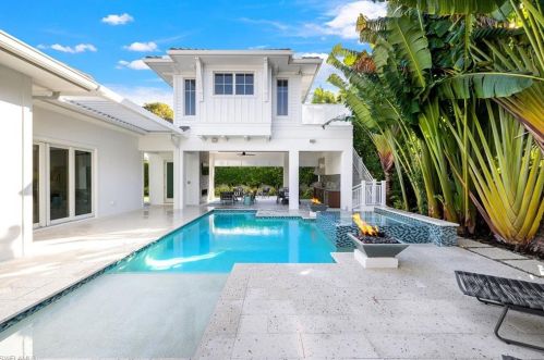 730 6 Ave, Naples FL 34120-4946 exterior