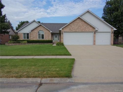 47703 Lighthouse Dr, Macomb Township, MI 48044-5913
