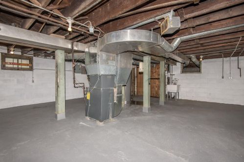 2134 52nd St, Milwaukee WI  53208-1135 exterior