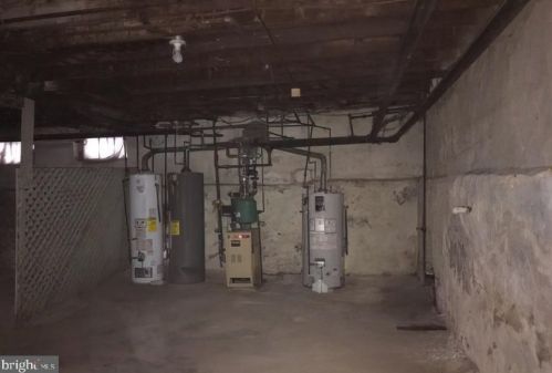 1304 Main St, Darby PA 19023-2619 exterior