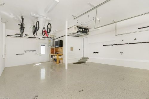 601 91 Ave, Naples FL 34108-2426 exterior