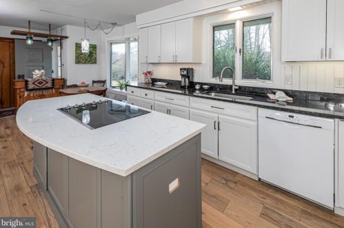 41 Manning Ln, Trenton NJ  08648-1018 exterior