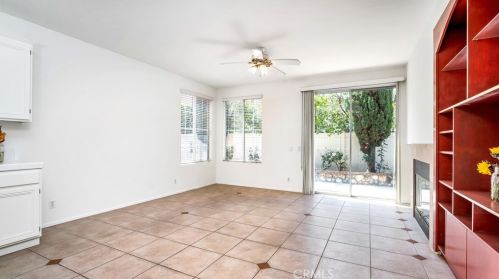 2940 Nau Ave, Tustin CA 92782-3377 exterior