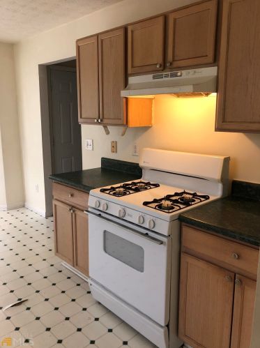 2880 Fld Spg Dr, Lithonia GA 30058-3851 exterior