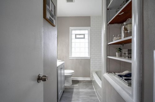 4210 Congress St, Milwaukee WI  53209-5836 exterior