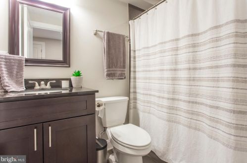 1233 Lawrence St, Philadelphia PA 19140-3348 exterior