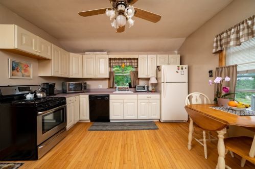 70 Walnut St, Quincy MA  02169-6820 exterior