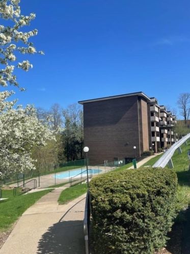 4003 Charlemagne Cir, Pittsburgh PA  15237-2917 exterior