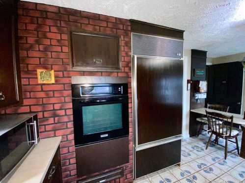 125 Belleview Ave, Torrington CT 06790-6610 exterior