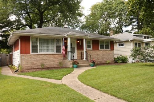 1316 Ash St, Waukegan IL 60085-1832 exterior