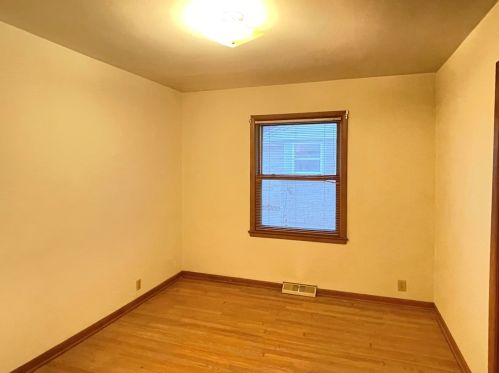 7100 Verona Ct, Milwaukee WI 53219-3932 exterior