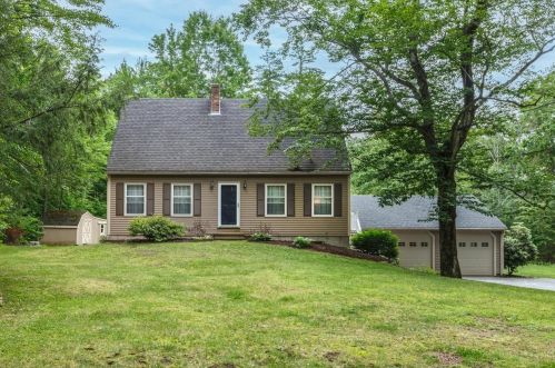 7 Tonga Dr, Concord, NH 03304-4818