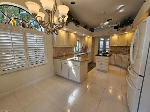 6516 Ilex Cir, Naples FL 34109-6855 exterior