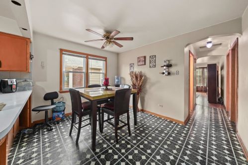 6116 Kolin Ave, Chicago IL 60629-5202 exterior