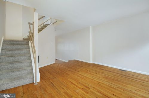 1027 Carpenter St, Philadelphia PA  19147-3703 exterior