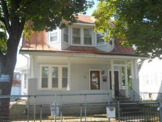 44 Myrtle St, Vineland, NJ 08360-3951