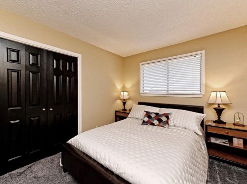 1849 Coronado Hl Dr, Austin TX 78752-2116 exterior