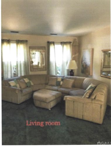 8 Stonewall Dr, Edison, NJ 08820-2949