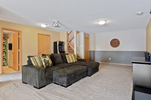 867 Ravoux Cir, Chaska MN 55318-2406 exterior