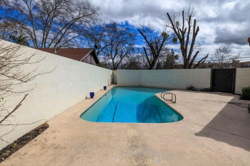 1267 Canal Dr, Turlock CA  95380-4159 exterior