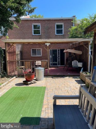 6445 Gildar St, Alexandria, VA 22310-2516