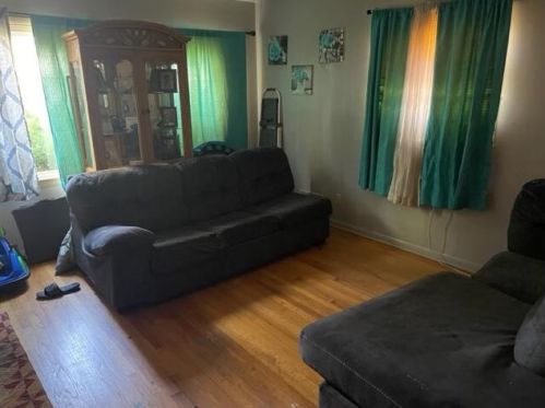 3606 85th St, Milwaukee, WI 53228-1508