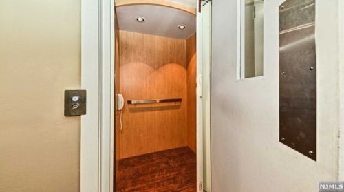 2 Vela Way, Edgewater NJ 07020-1564 exterior