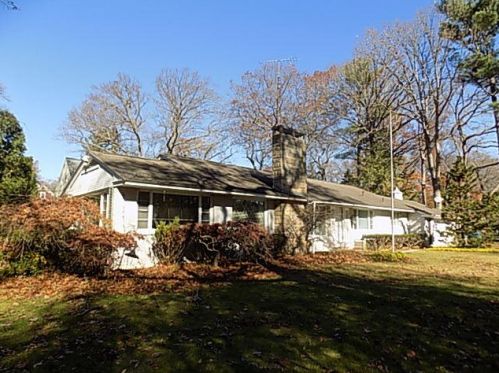 488 Ruddiman Dr, Meskegon MI 49445-3041 exterior