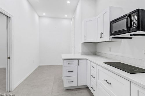 4450 16 Ave, Naples FL 34120-2366 exterior