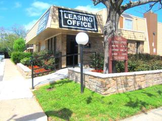 9600 Glenfield Ct, Houston TX  77096-3854 exterior