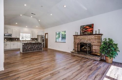 255 Mountain View Rd, Gibsonia, PA 15044-7958