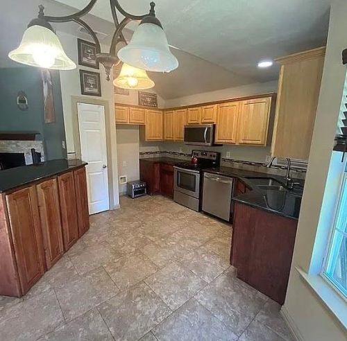 2028 Denmark St, Dallas TX 75253-5925 exterior